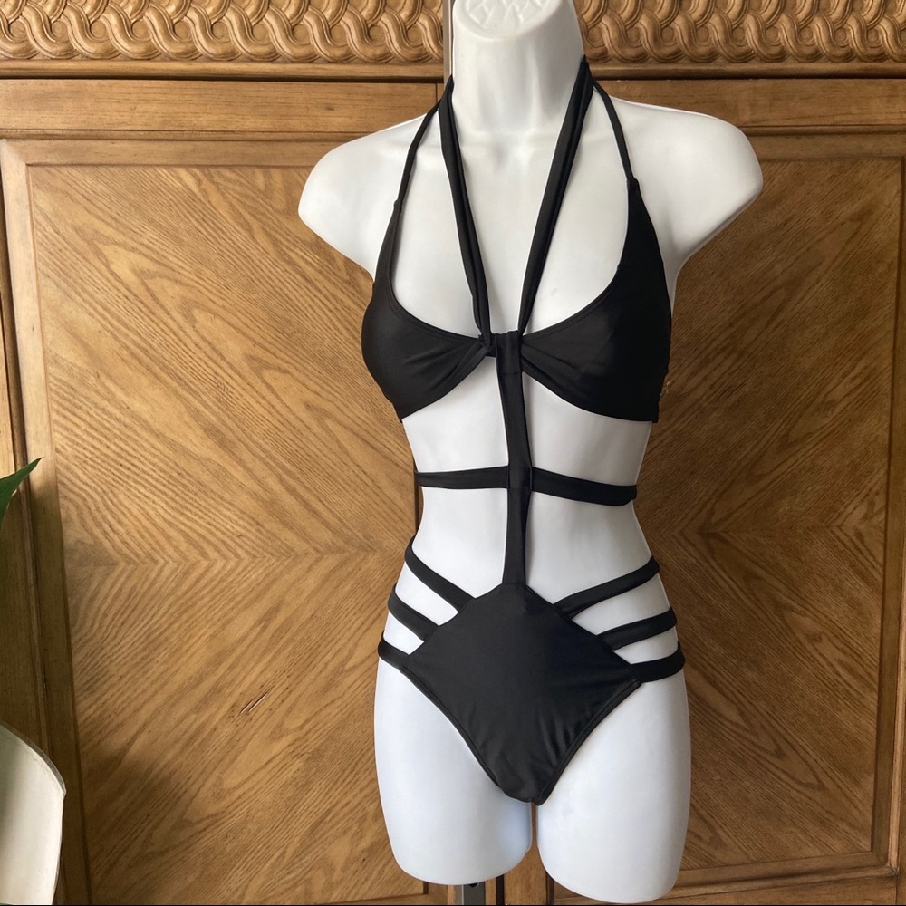 Not branded Black 2pc Criss Cross Straps Bikini